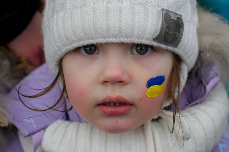 Izbjeglice iz Ukrajine stižu u Slovačku i Rumunjsku. Prizori djece i beba koji paraju srce