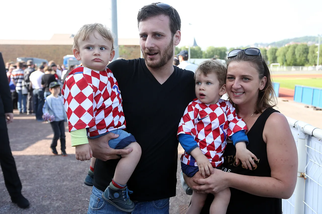 Uoči treninga, Vatreni se družili s navijačima
