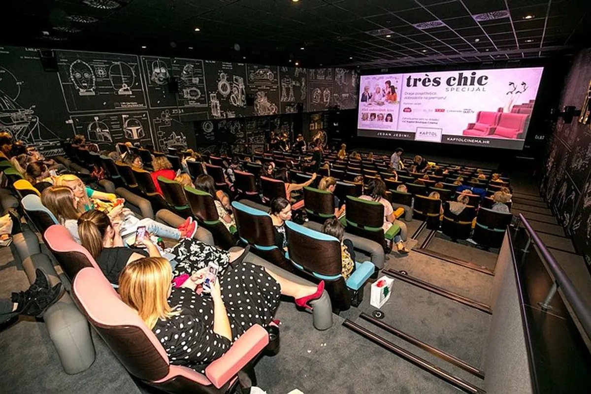 Premijerna projekcija filma 'Klub zadovoljnih žena' izazvala ogroman interes ženske kino publike