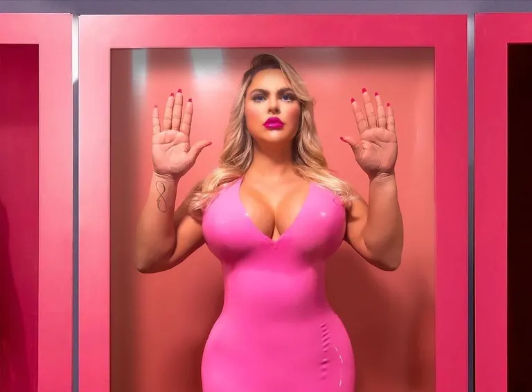 Non Exclusive: Fwd: Miss Bumbum World turns into a human sex doll with real measurements “Why are they so skinny?”