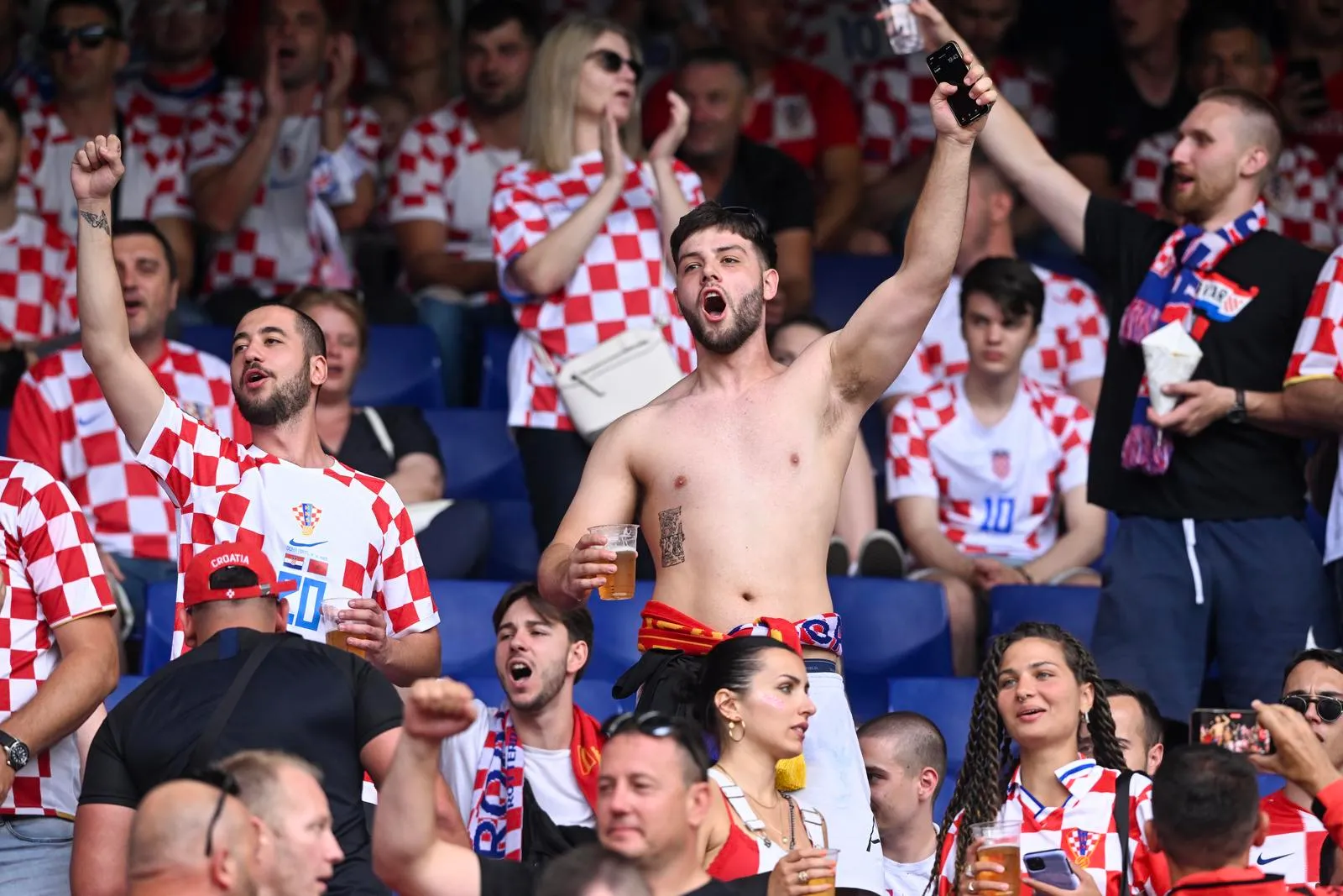 Hrvatski navijači na utakmici Hrvatska -Španjolska 