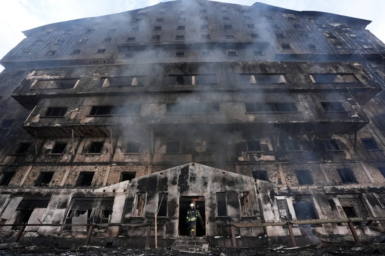 Izgoreni hotel u Turskoj