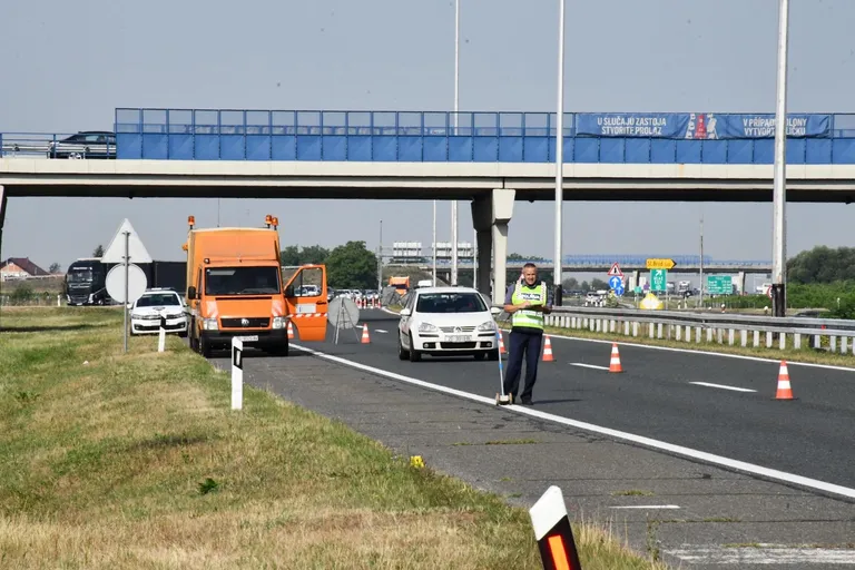 Slavonski Brod: Autobus sletio s autoceste, poginulo deset osoba, deseci ozlijeđenih