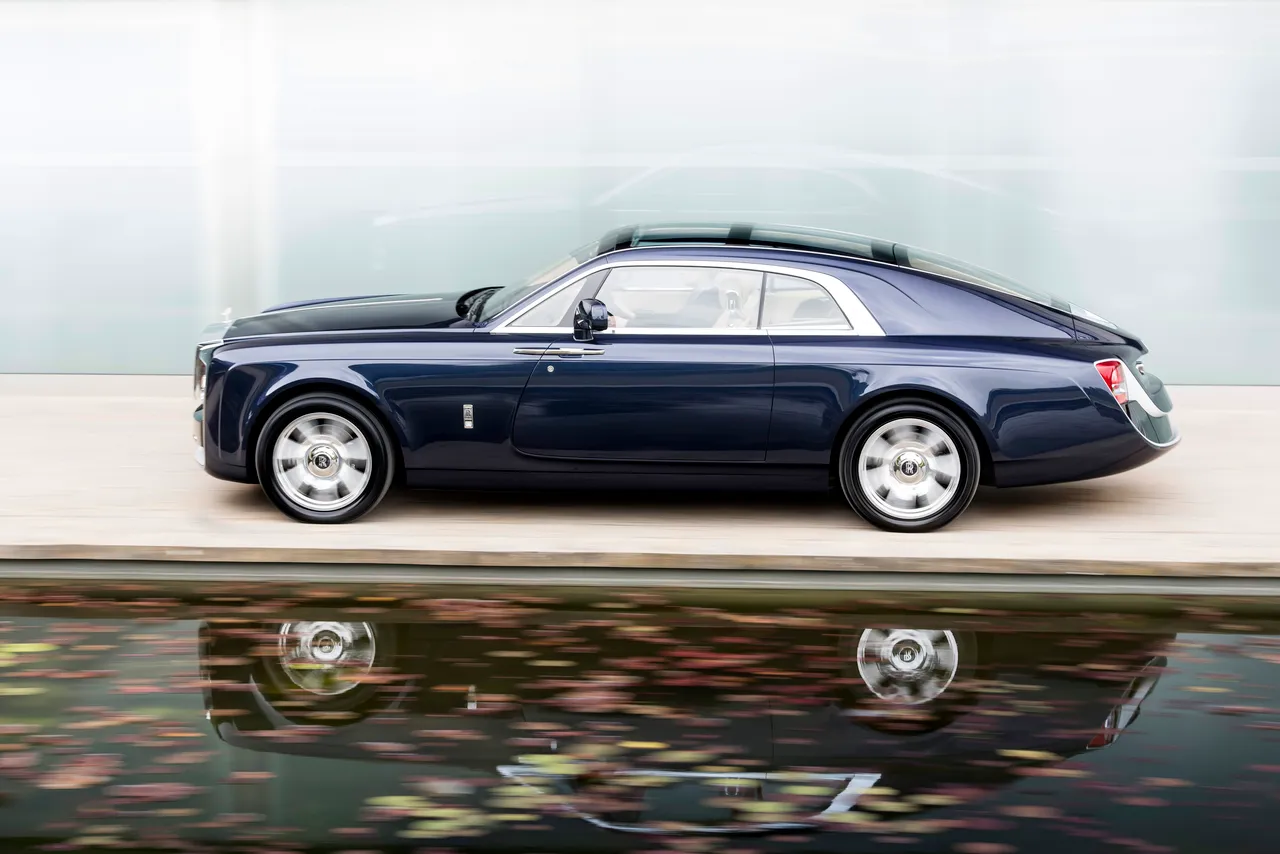 p90261371_highres_rolls-royce-sweptail2