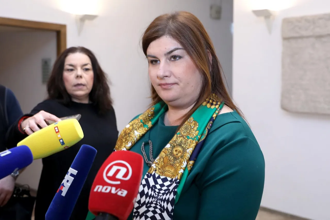 Zagreb: Ministrica Žalac o Mercedesu koji je, kako tvrdi, od njenih roditelja