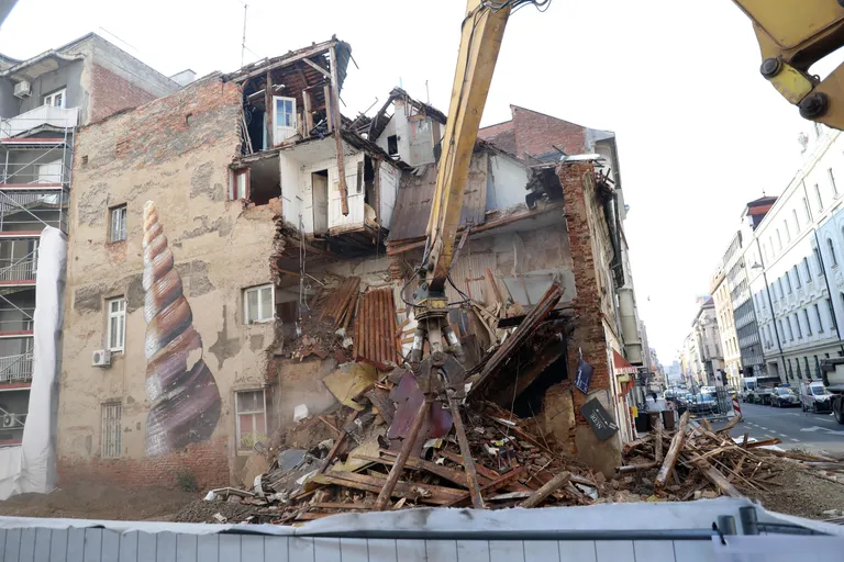 Dvije godine kasnije, počelo rušenje simbola zagrebačkog potresa