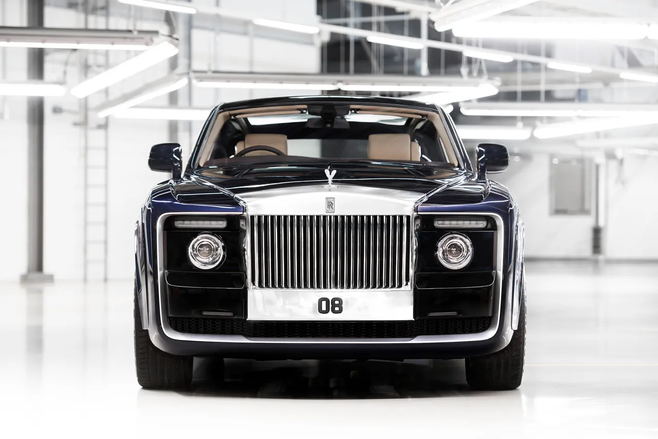 p90261373_highres_rolls-royce-sweptail1