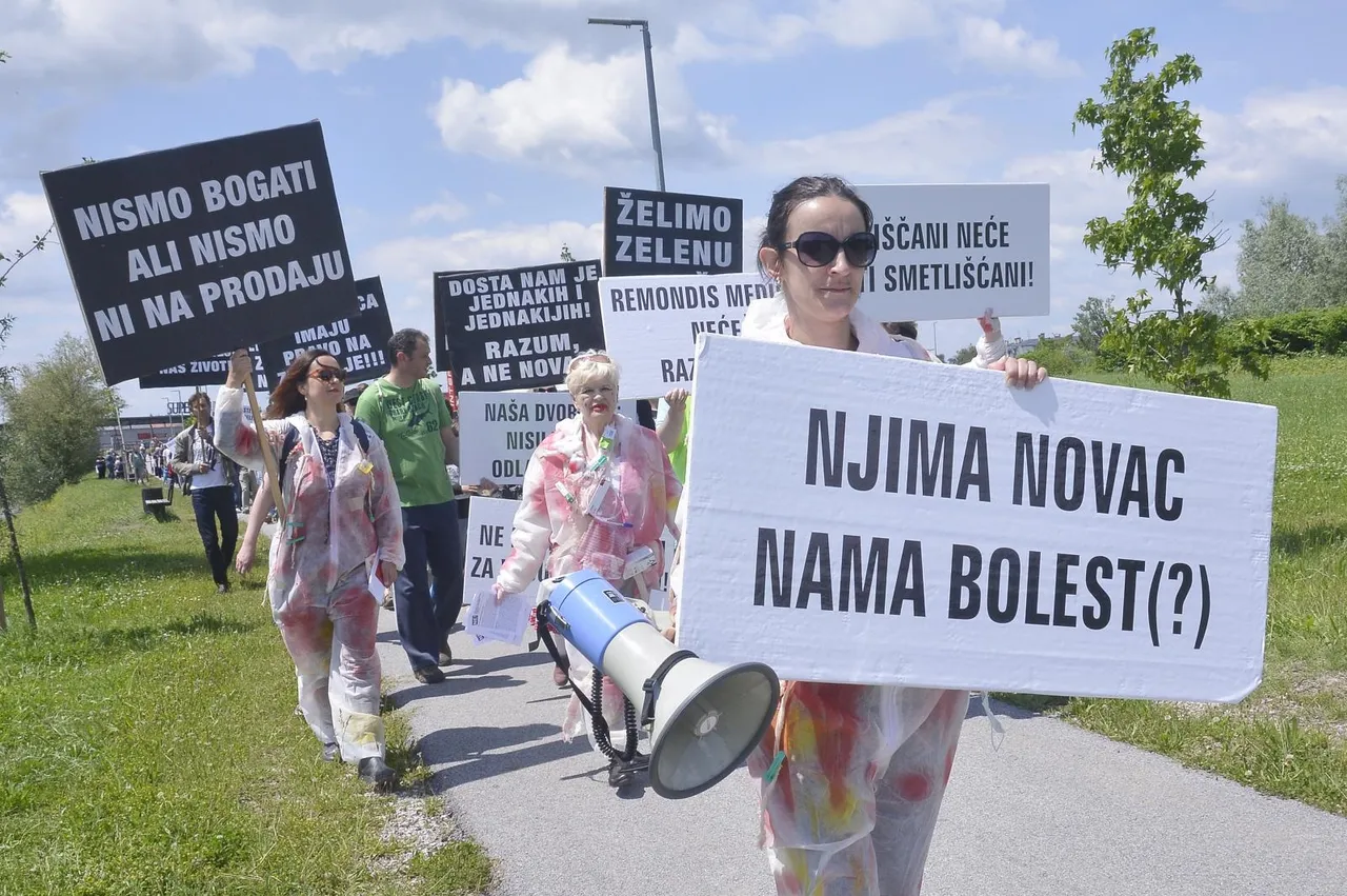 Prosvjed u Sisku: 'Neka svaki grad zbrinjava vlastiti otpad! Želimo zrak, a ne rak!'