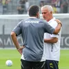 Livaja 'poludio' na igrača Fenera i uhvatio ga za vrat: Mourinho utrčao na teren pa ga smirivao