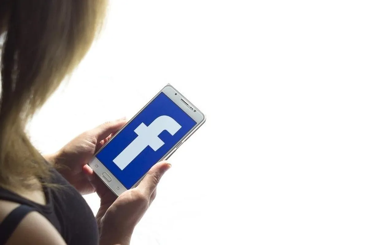 Društvene mreže - Tajni razgovor na Facebooku