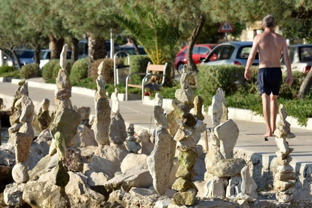 Kamene skulpture u Petrčanima