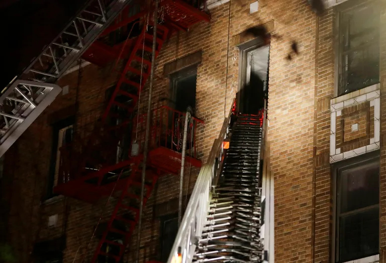 Za najgori požar u New Yorku u posljednjih 25 godina krivo dijete koje se u stanu igralo s pećnicom?