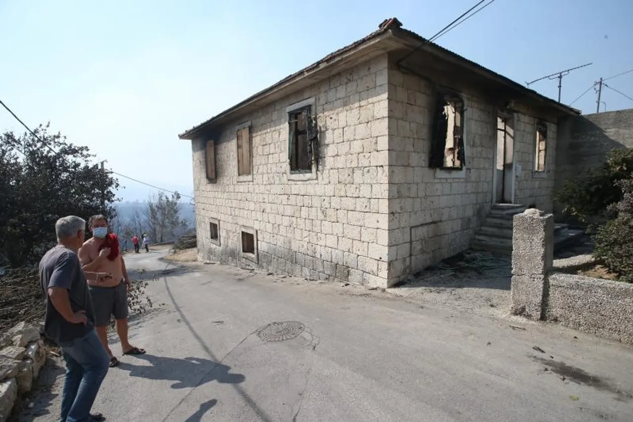 Mještani šokirani izgorenim selom dan nakon velikog požara