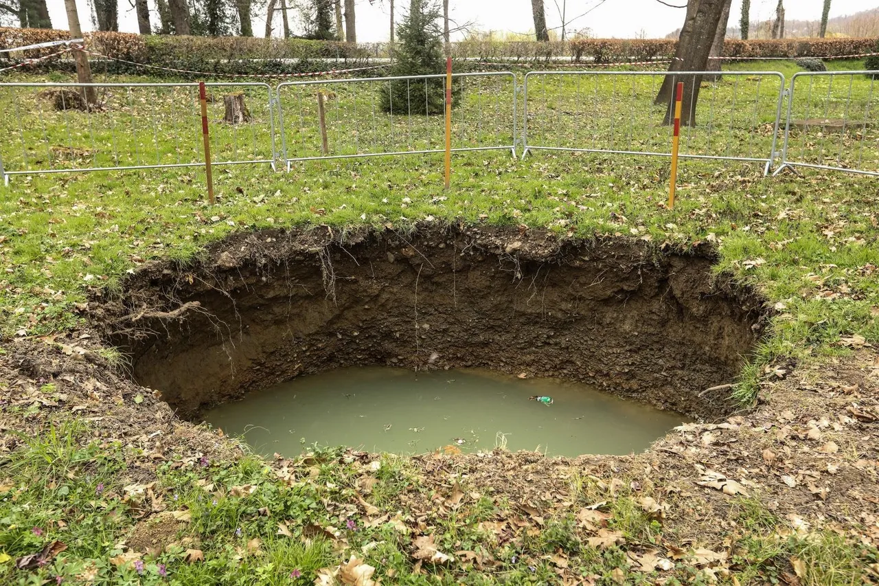 U Stubičkim Toplicama se nakon jakog potresa otvorila velika rupa u zemlji
