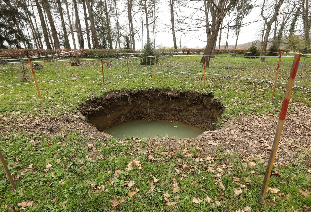 U Stubičkim Toplicama se nakon jakog potresa otvorila velika rupa u zemlji