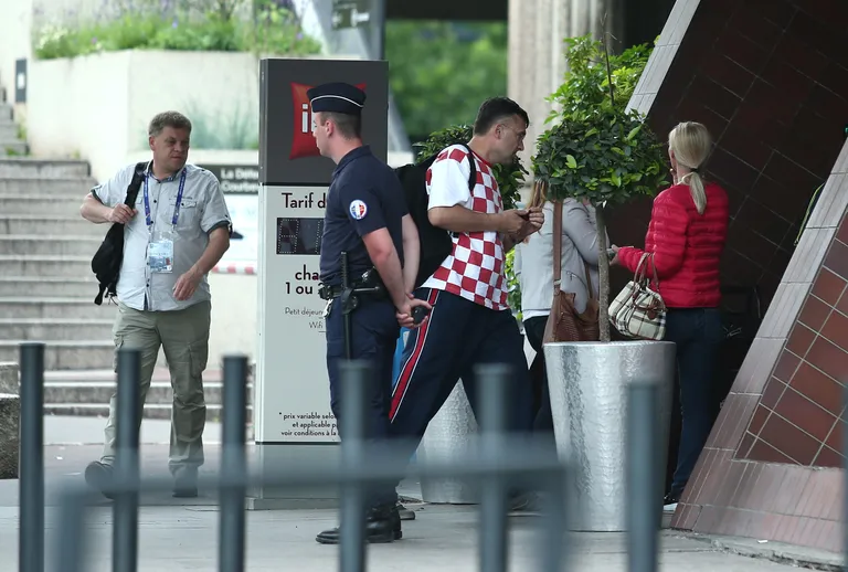 Hotel u kojem su smješteni hrvatski nogometni reprezentativci čuvaju jake policijske snage