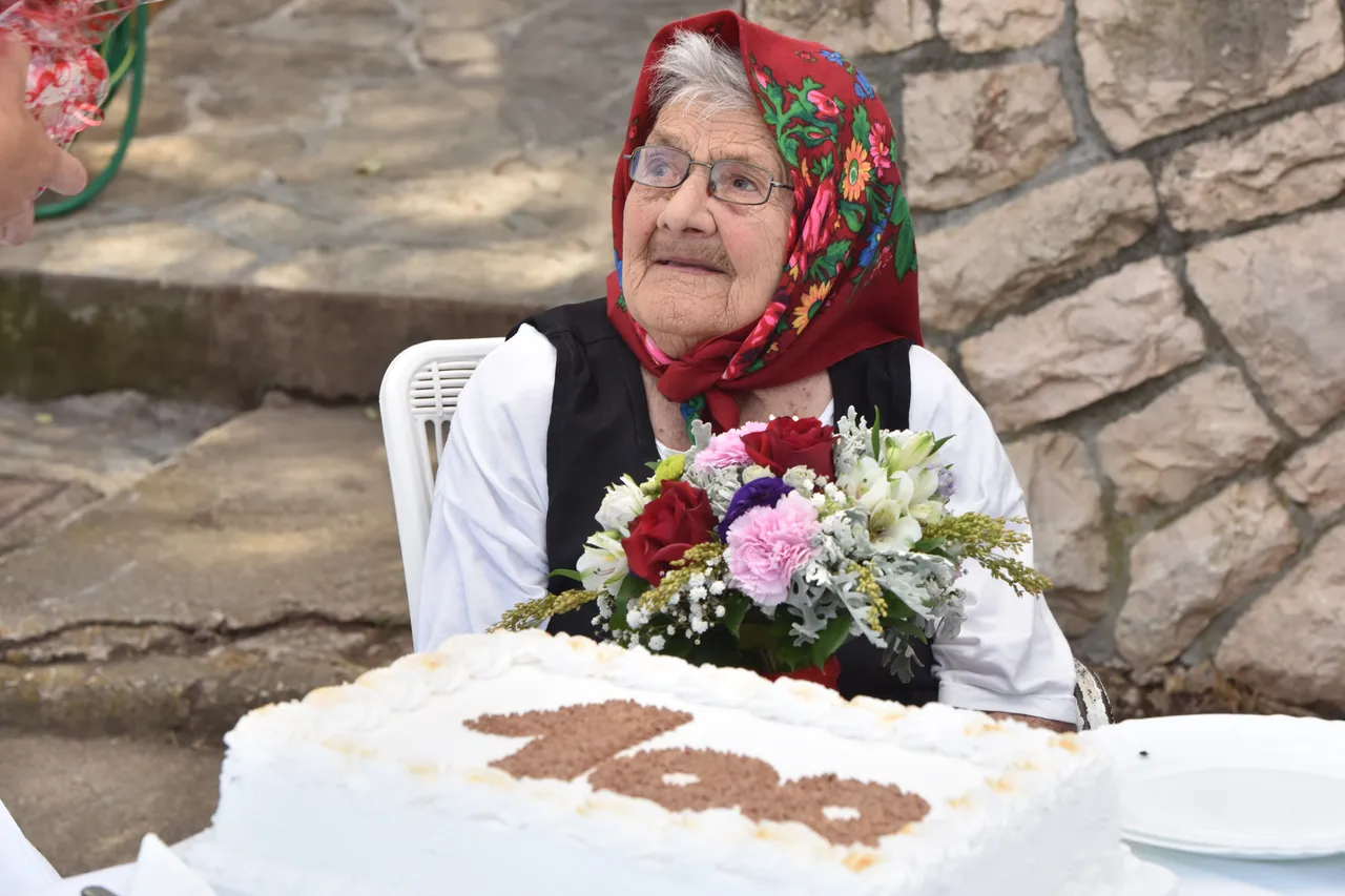 Najstarija mještanka općine Tisno Šimica Čorkalo proslavila 100. rođendan