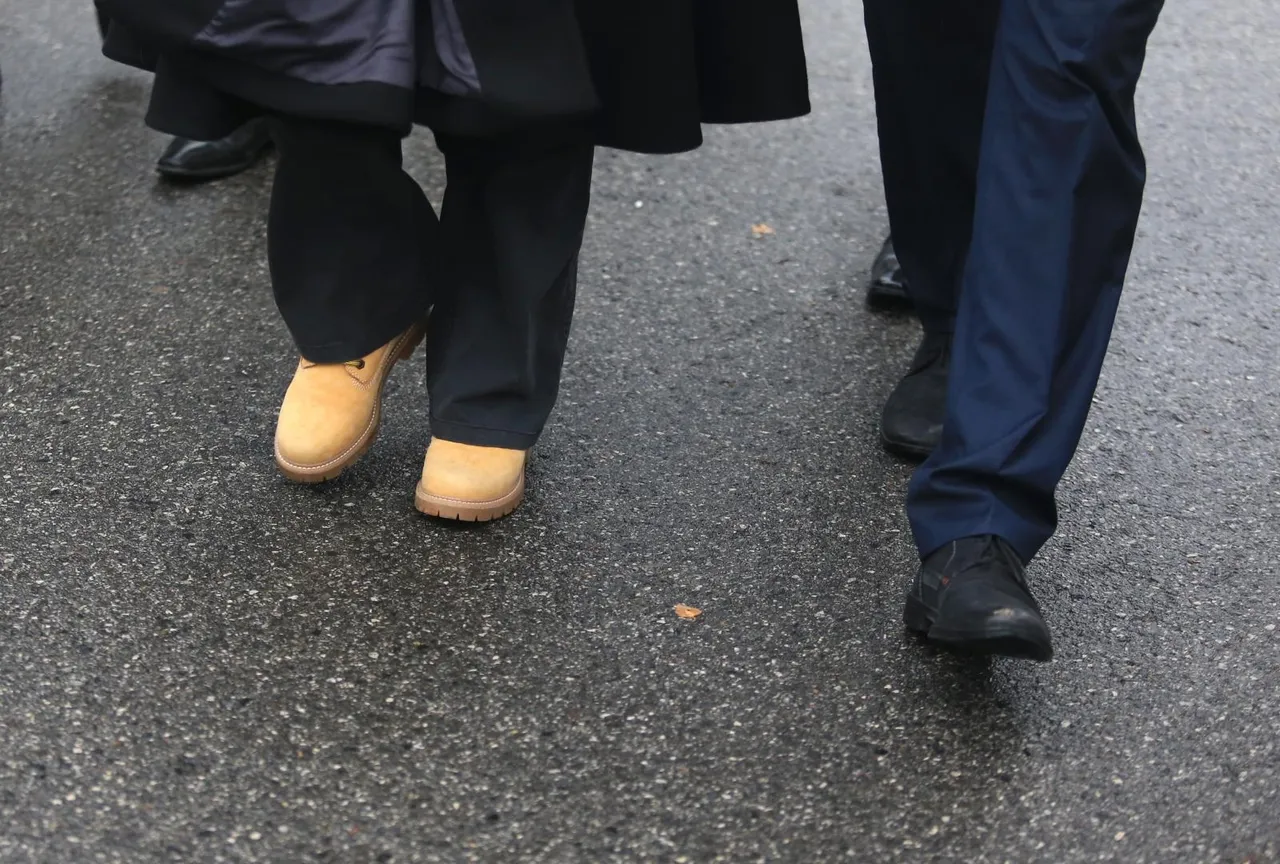 Predsjednica Grabar-Kitarović simbolično obula Zenge