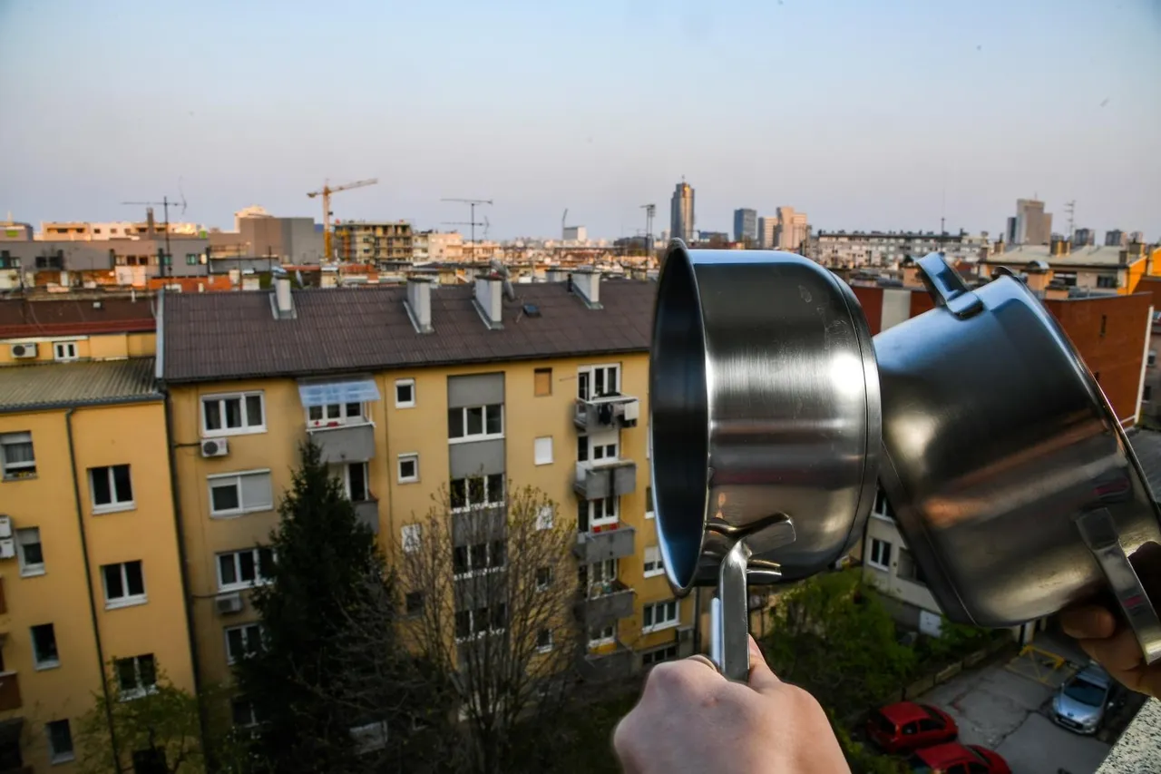 Zagrepčani loncima i zviždaljkama poslali jasnu poruku Bandiću