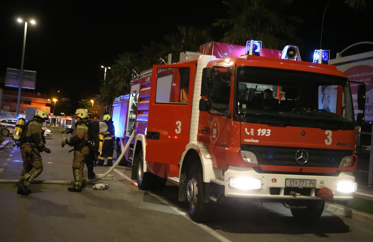 Split: brzom intervencijom vatrogasaca ugašen požar u staroj zgradi Dalmacijavina