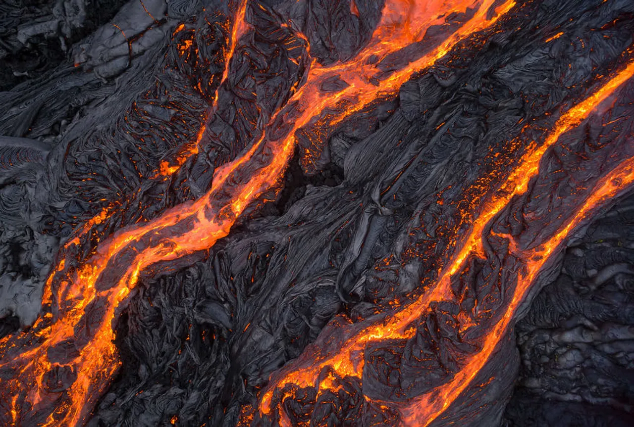 I-melted-my-drone-camera-flying-to-close-to-the-lava-flows-of-mount-Kilauea-Hawaii-59f8c86c655cd__880
