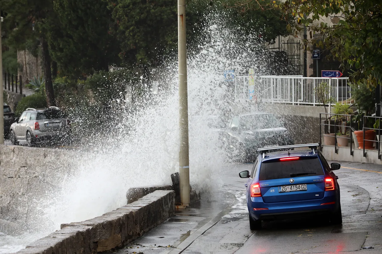 Jugo, Opatija