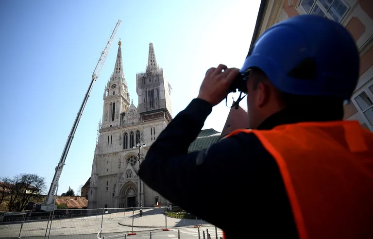 Zagrebačka katedrala nakon potresa
