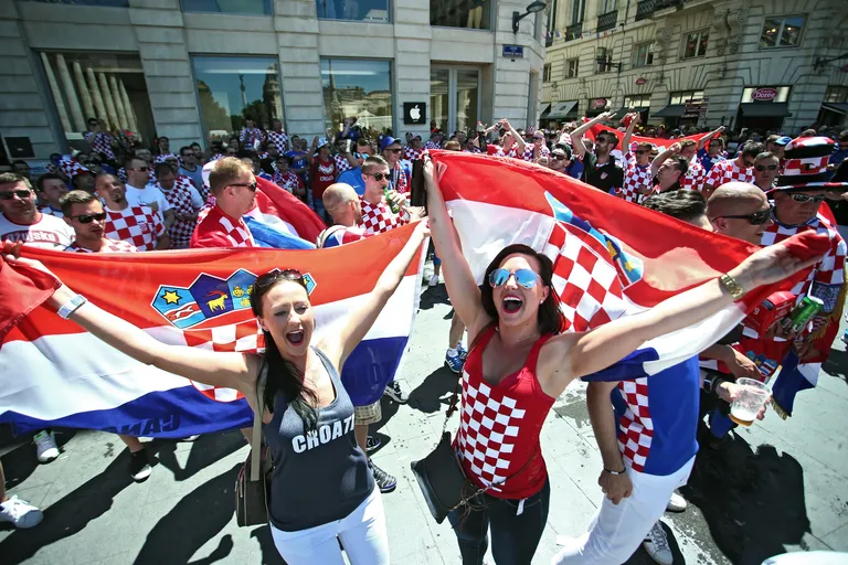 Hrvatski navijači u Bordeauxu