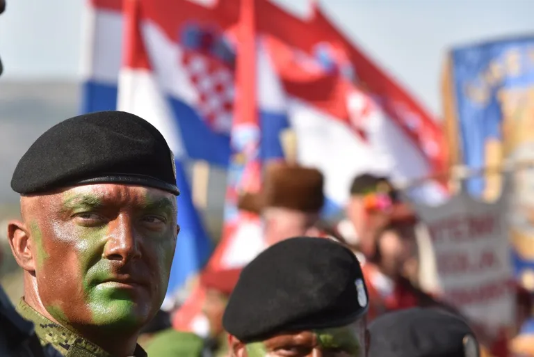 Nakon što su proveli 32 sata hodajući kroz tri županije, pripadnici Hrvatske vojske danas su prisustvovali završnoj svečanosti.