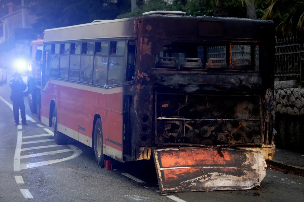 Rijeka: zapalio se autobus Autotroleja u centru grada