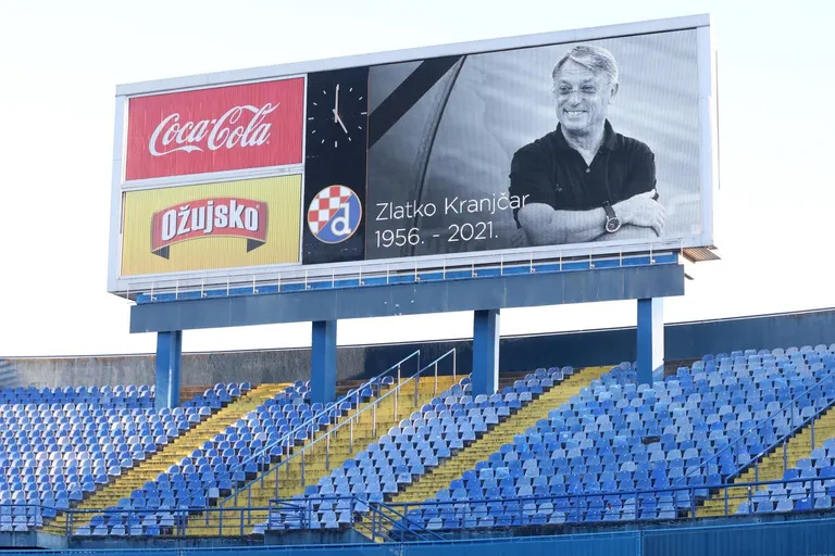Minuta šutnje za Zlatka Kranjčara uoči utakmice Dinamo i Slaven Belupo