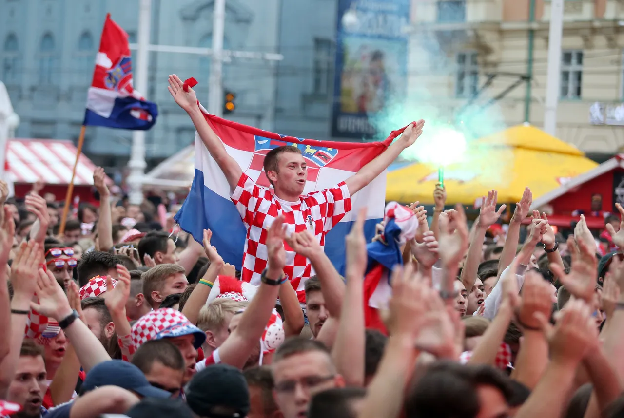 Fantastična atmosfera u centru Zagreba: Tisuće navijača prate susret Hrvatske i Engleske
