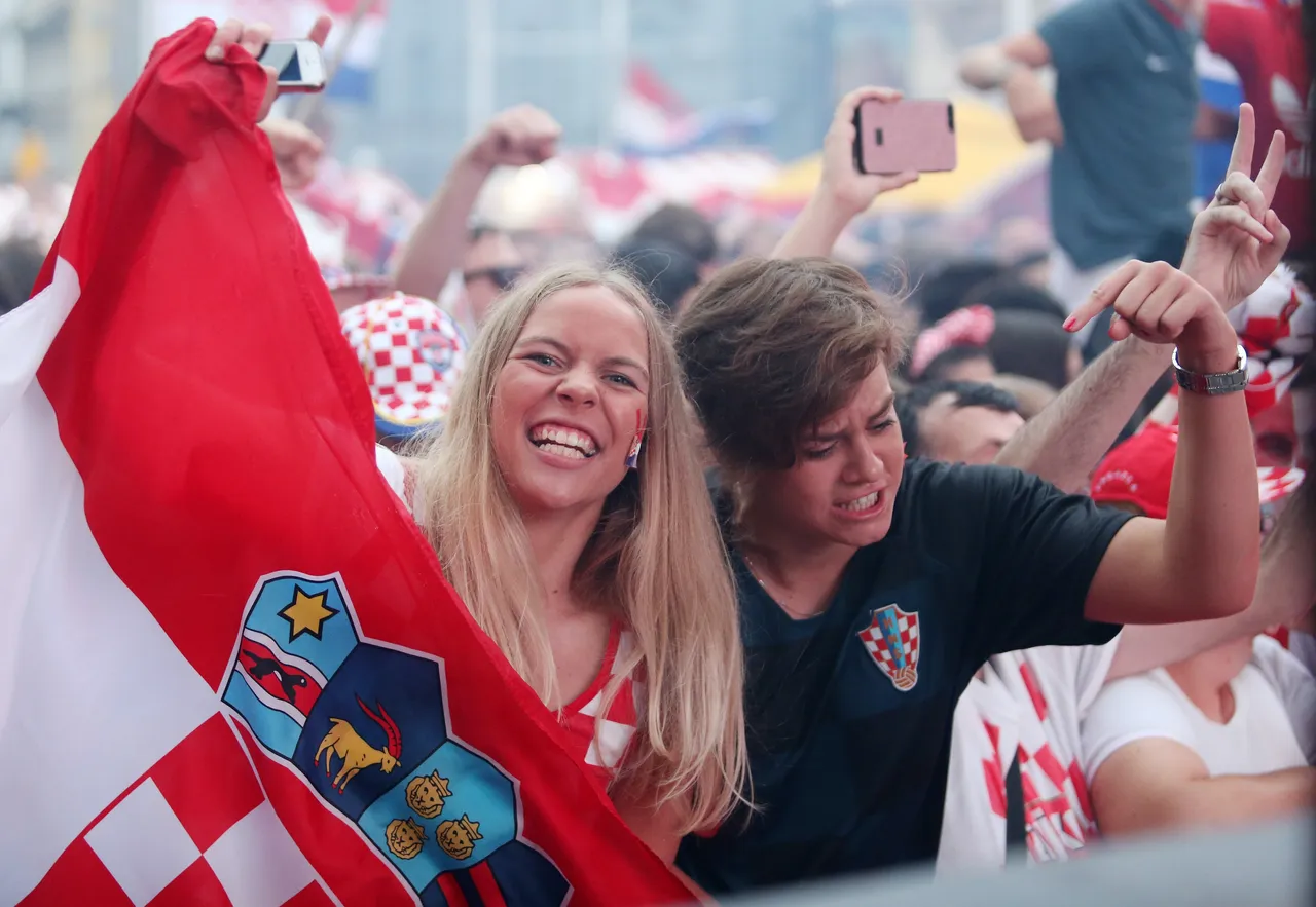 Fantastična atmosfera u centru Zagreba: Tisuće navijača prate susret Hrvatske i Engleske