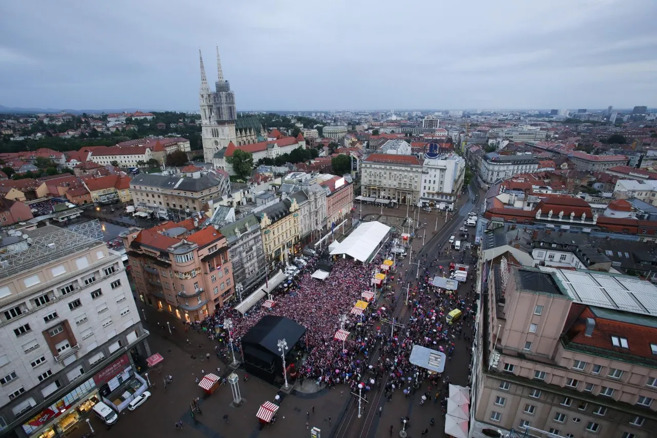 Fantastična atmosfera u centru Zagreba: Tisuće navijača prate susret Hrvatske i Engleske
