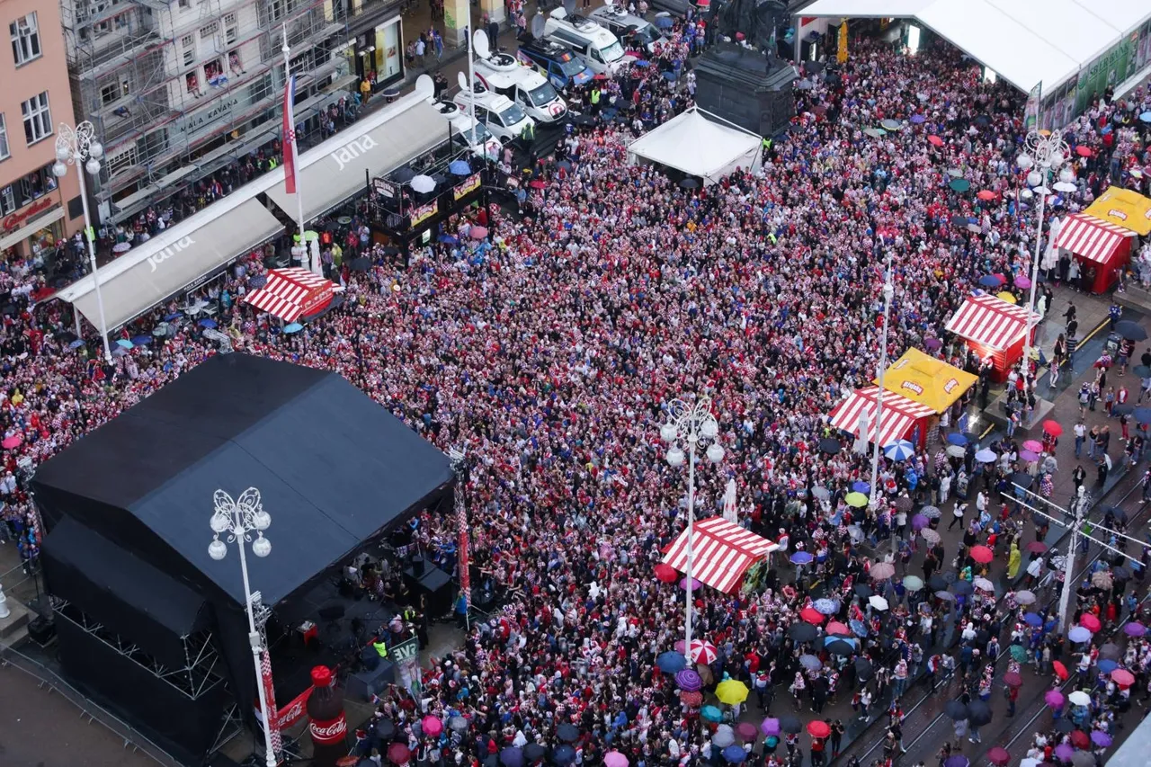 Fantastična atmosfera u centru Zagreba: Tisuće navijača prate susret Hrvatske i Engleske