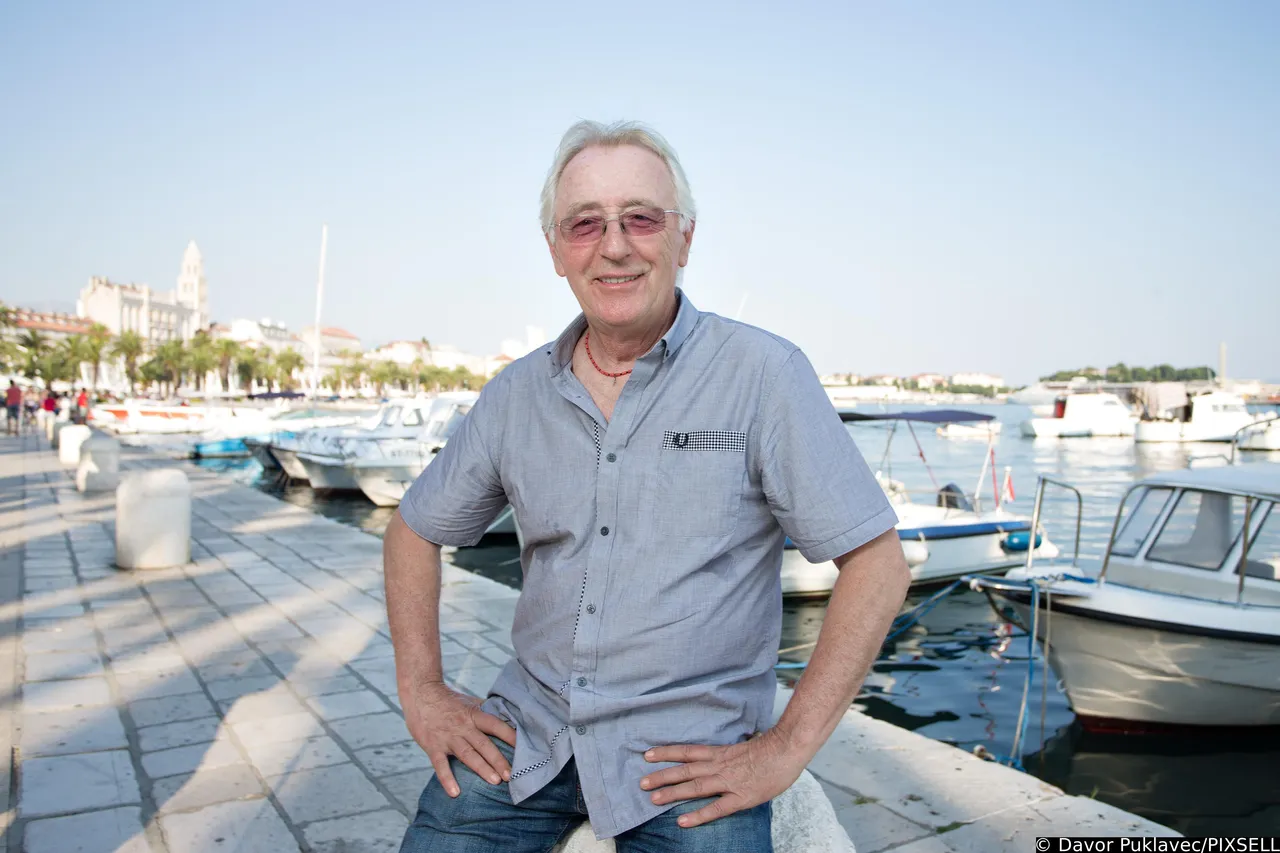 Oliver Dragojević 3.jpg