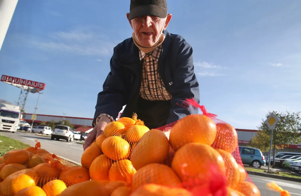 Starac u kratkom roku prodao sve mandarine