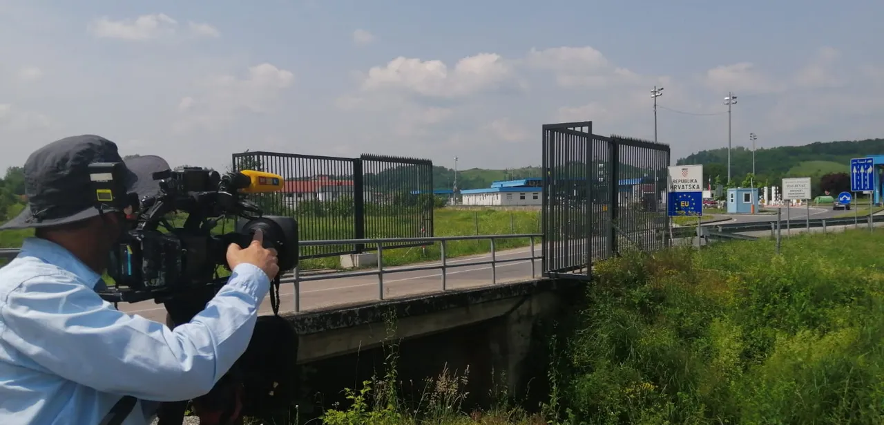 Na graničnom prijelazu Maljevac zbog migranata postavljena visoka ograda sa šiljcima