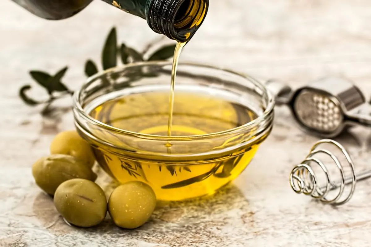 Maslinovo ulje za pečenje: Je li zdravo koristiti ga u te svrhe?