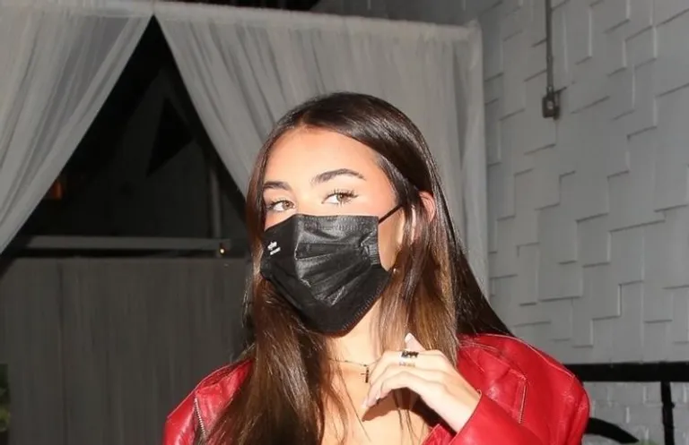 Madison Beer nas