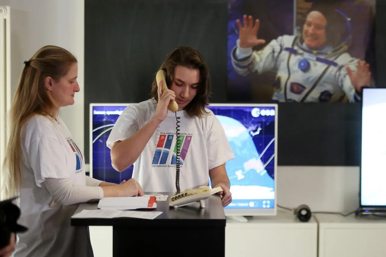 Učenici zagrebačke informatičke škole uživo razgovarali s astronautom Scottom Tingleom