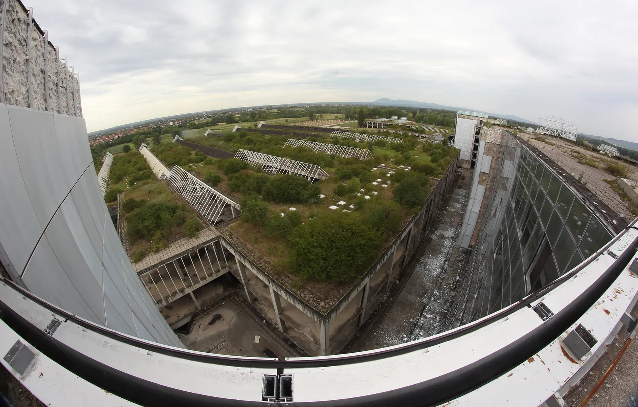 Devastirano i zapušteno gradilište Sveučilišne bolnice
