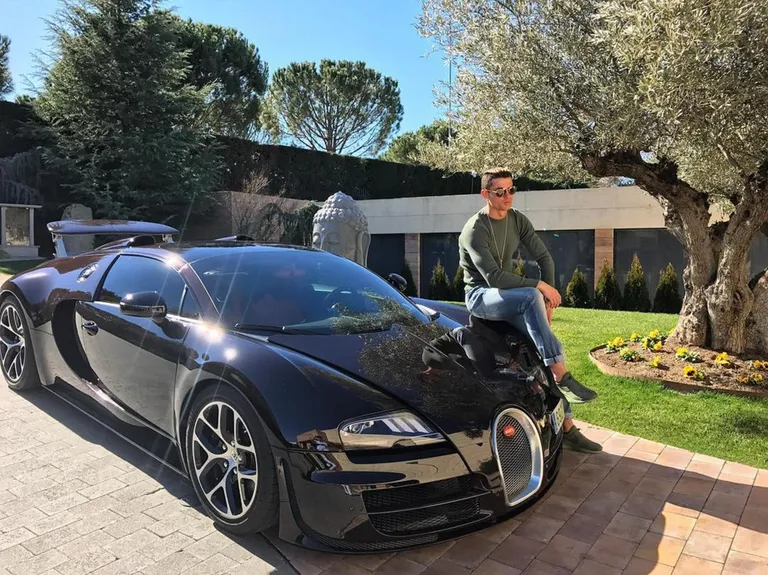 Cristino Ronaldo i Bugatti