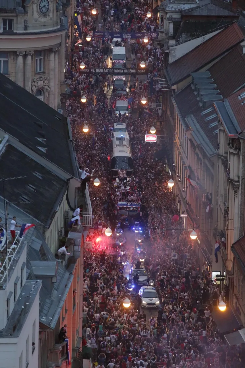 Više od pola milijuna ljudi slavi u Zagrebu: