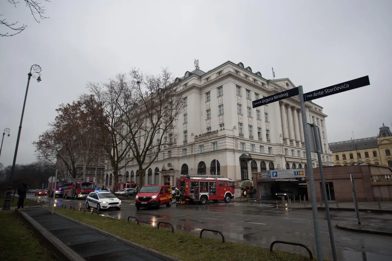 Zagreb: Vatrogasci gase požar koji je izbio u sauni Hotela Esplanade