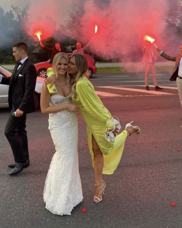 Poznati influencer i trener oženio dugogodišnju djevojku! Kumovi su