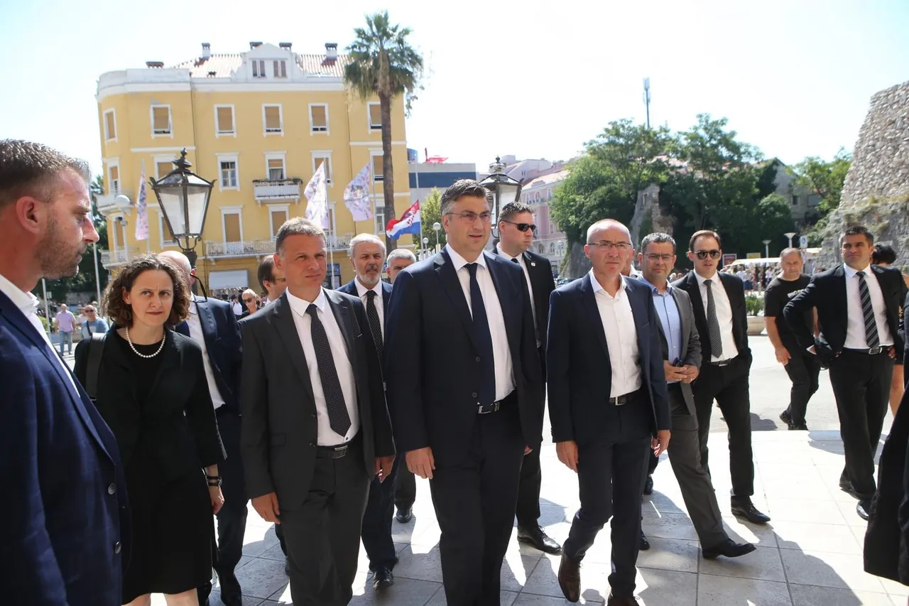 Emotivni prizori iz Splita: Mnogi Oliverovi prijatelji i osobe iz javnog života na komemoraciji