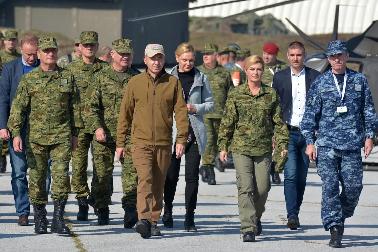 Udbina: Grabar-Kitarović i Krstićević obišli vojnu vježbu Velebit 18