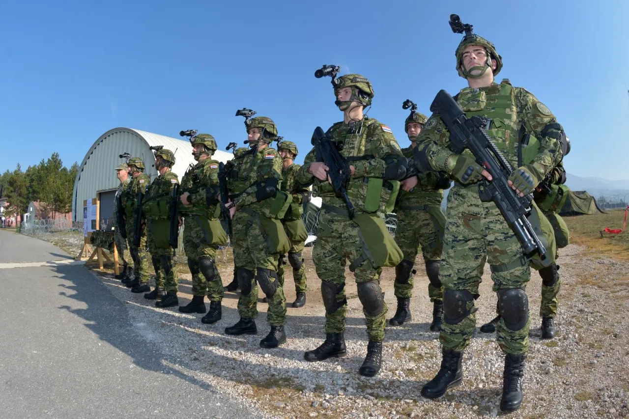 Udbina: Grabar-Kitarović i Krstićević obišli vojnu vježbu Velebit 18
