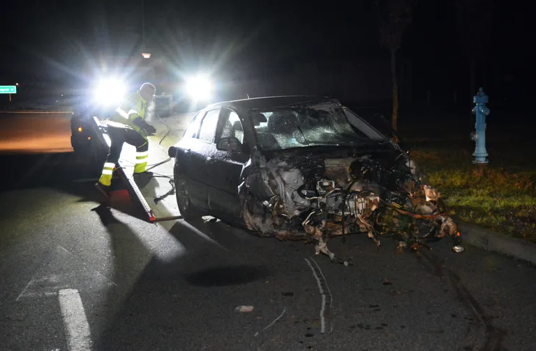 Jedna osoba poginula, a dvije su ozlijeđene u prometnoj nesreći na autocesti A5